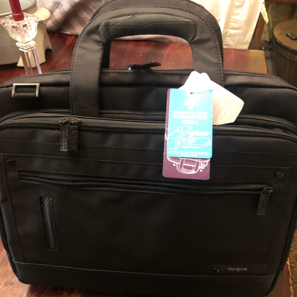 Laptop Bag. Travel Checkpoint-Friendly case NWT
